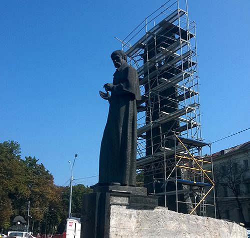 Памятник Тарасові Шевченку  2015 р.