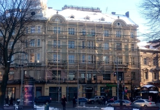 Five-story building on the square. Mickiewicz, 6/7, m. Lviv, 2018